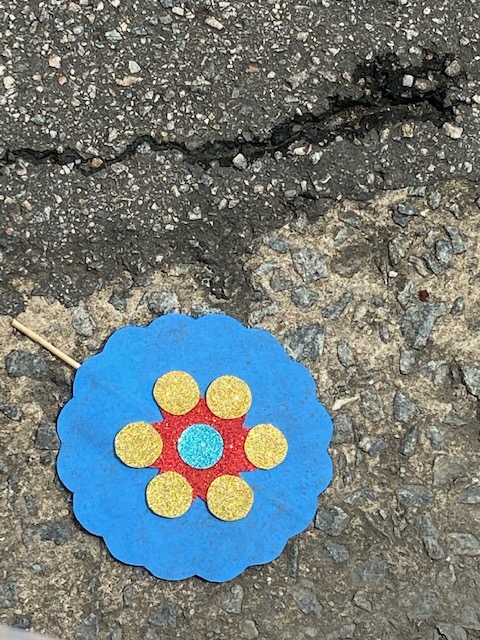 "Flor à frente de Pollock", Justino, fotografia digital, 2020.