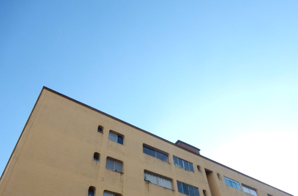 Quinehntos mil cadáveres em céu azul- 4