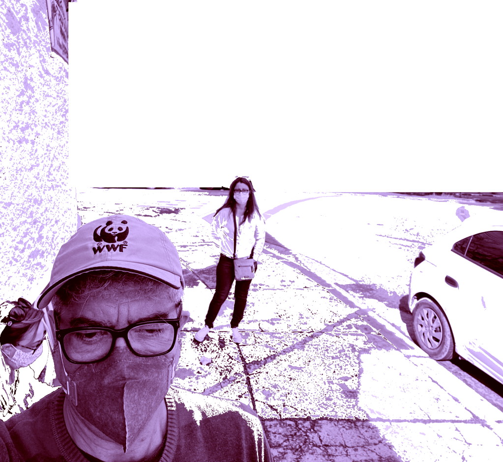 Tentando enganar o vírus. 2021. Fotografia com manipulação digital