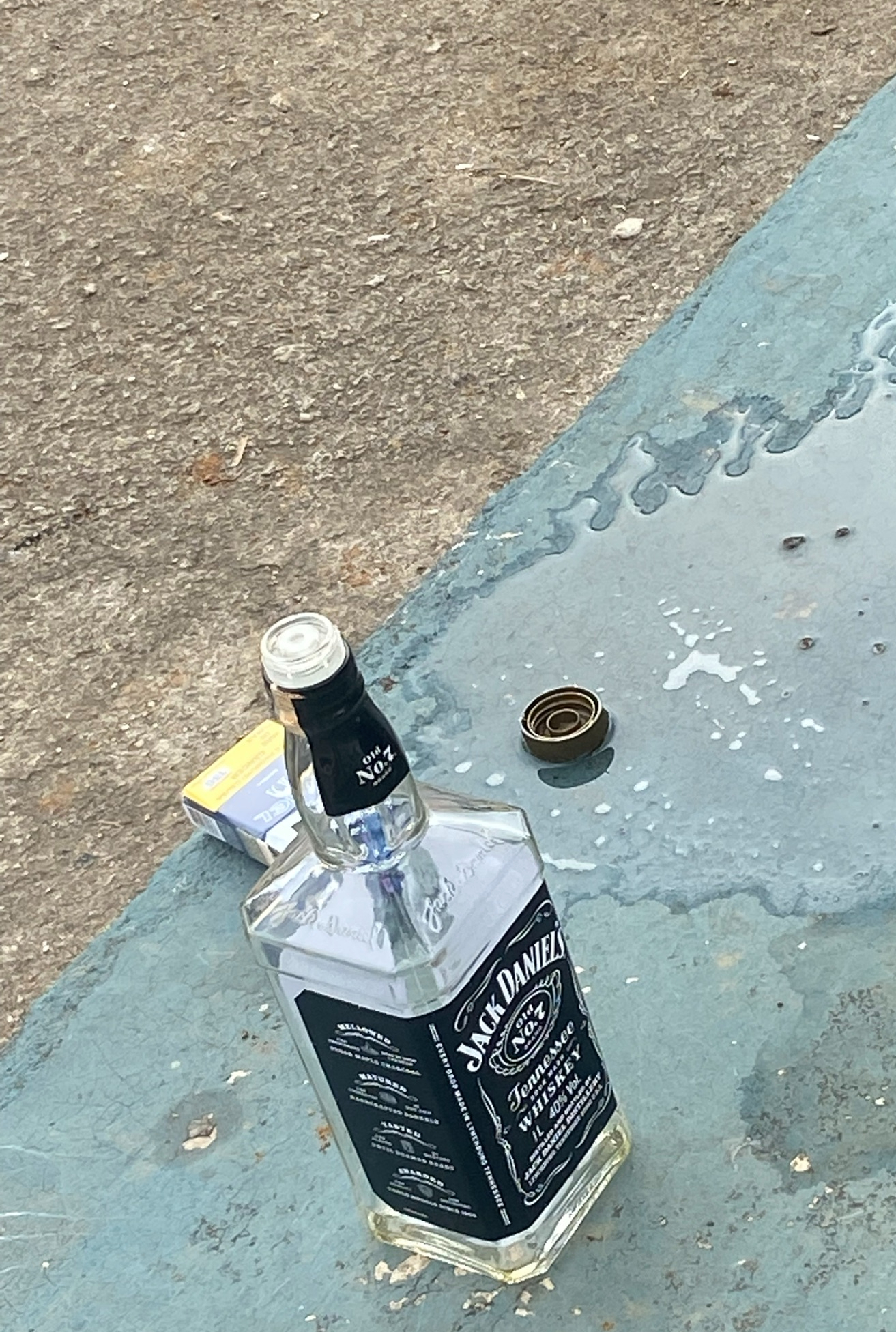 Composições Urbanas - 47: JackDanielsCubista 2021. Fotografia