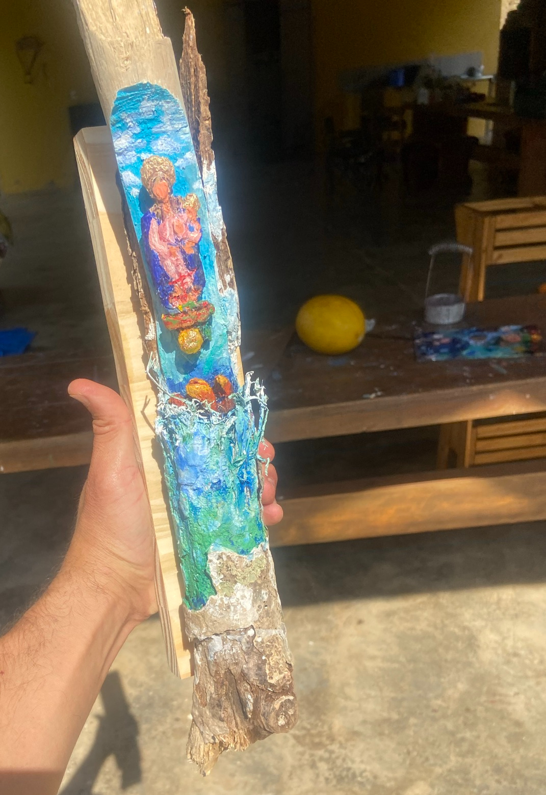 Santeria: Nossa Senhora Dos Navegantes acode marinheiros portugueses atacados por monstros marinhos imaginários 2021 Escultura em madeira achada no mangue