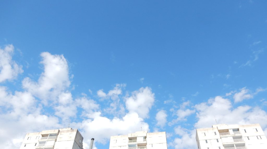 Quinhentos mil cadáveres em céu azul- 2