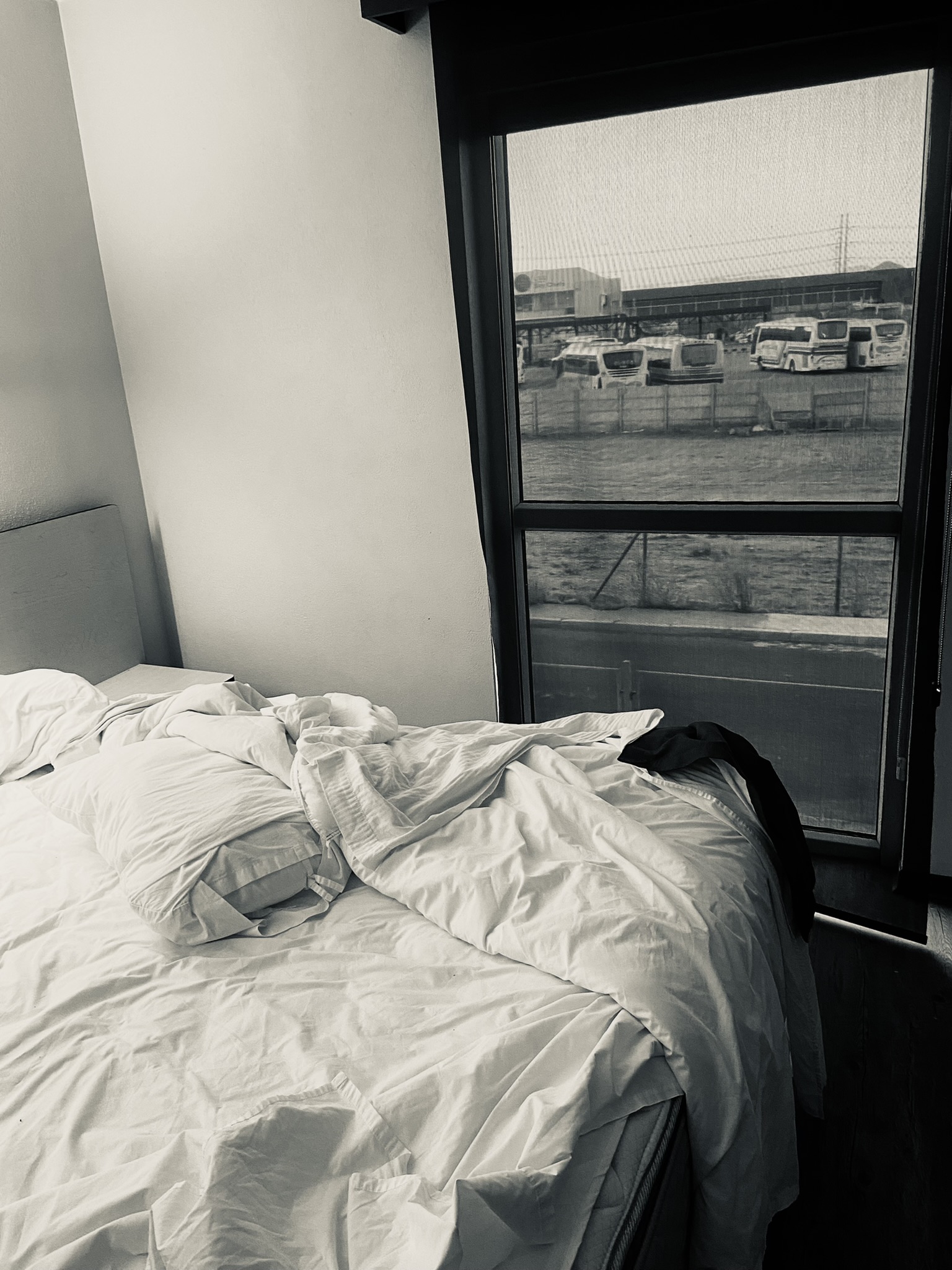 "Não-lugar" Justino, Fotografia, dimensões diversas, 2022.