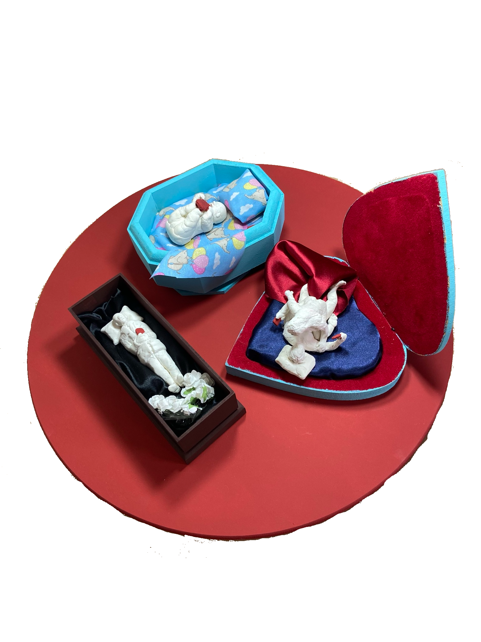 Justino - #Influencers I, II e III - 2021 - esculturas em plástico biodegradável